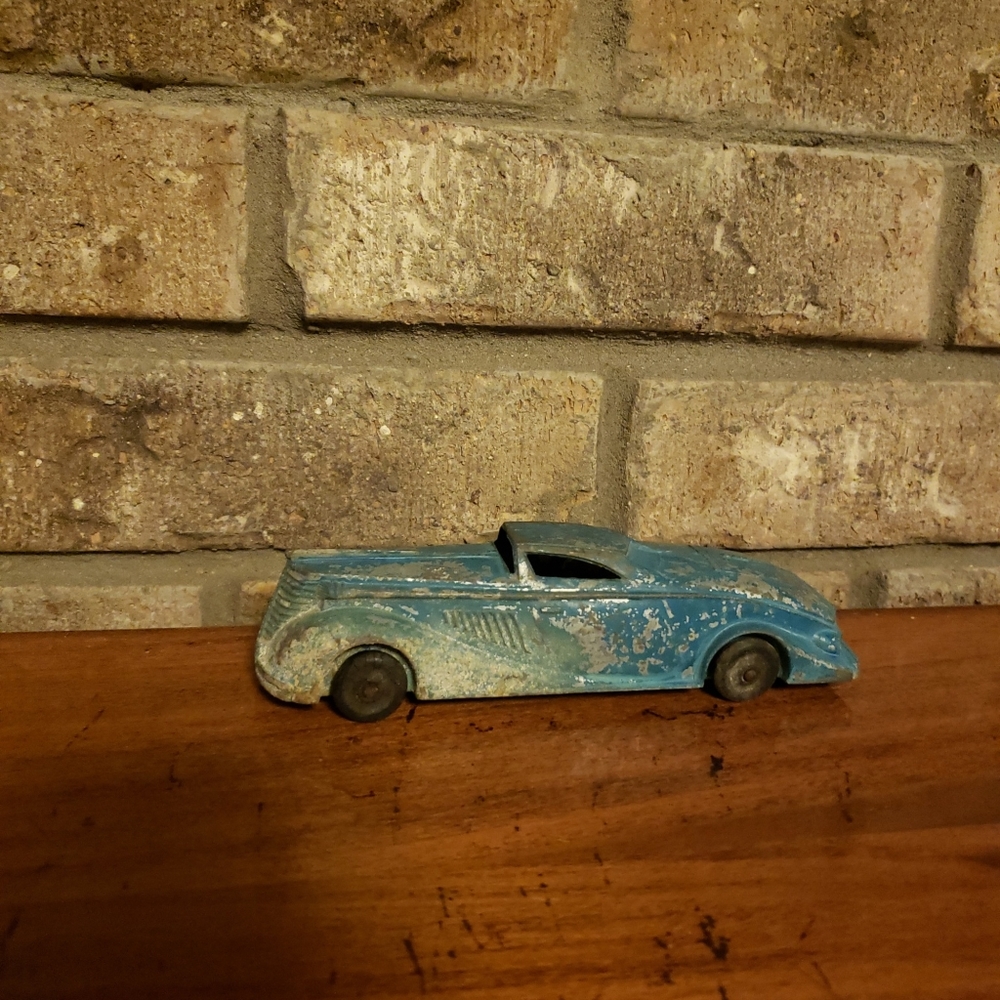 MANOIL No 704 Metal Diecast Toy Car Made America 6” Coupe Futuristic 1936 Wheels